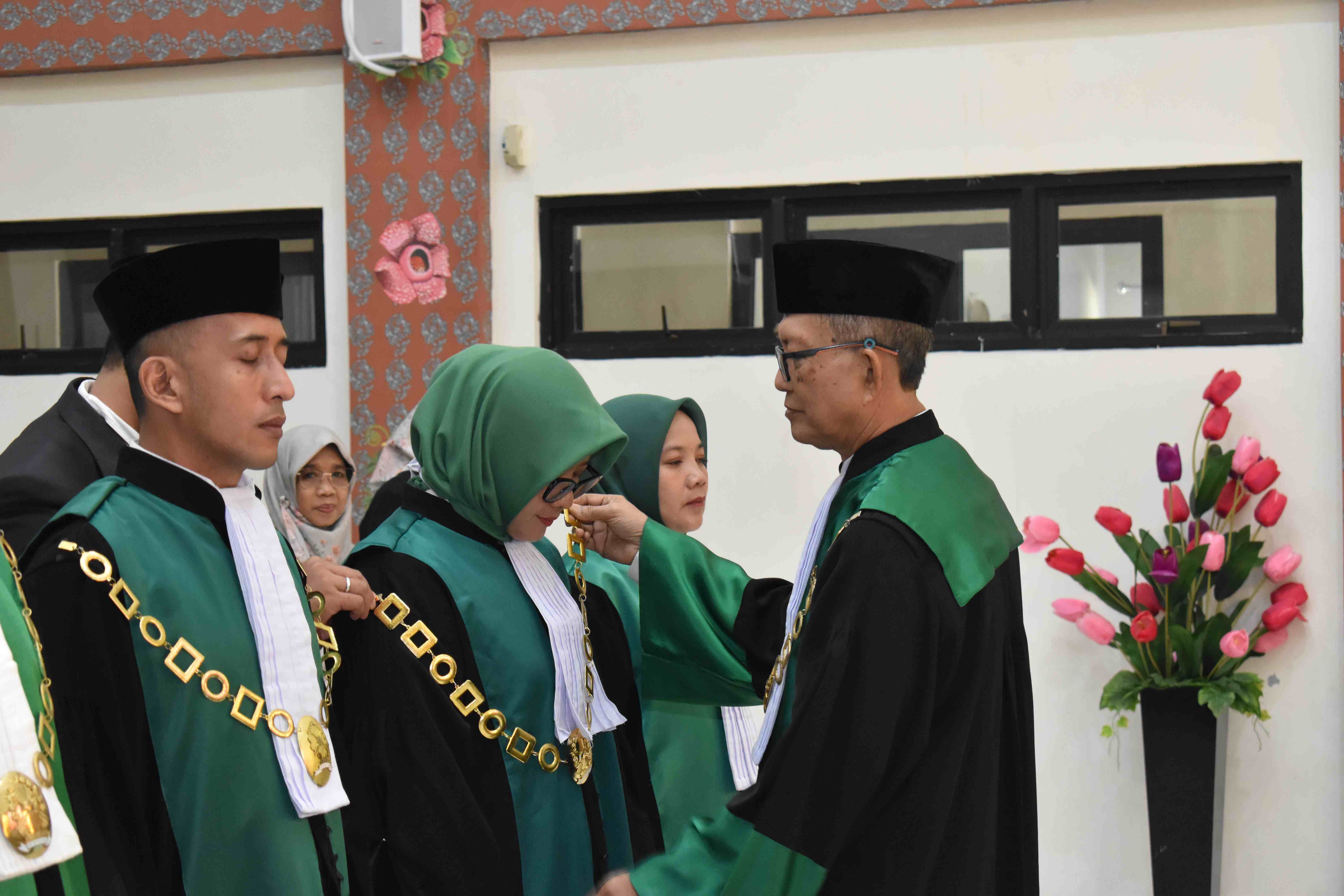 pelantikan erni2