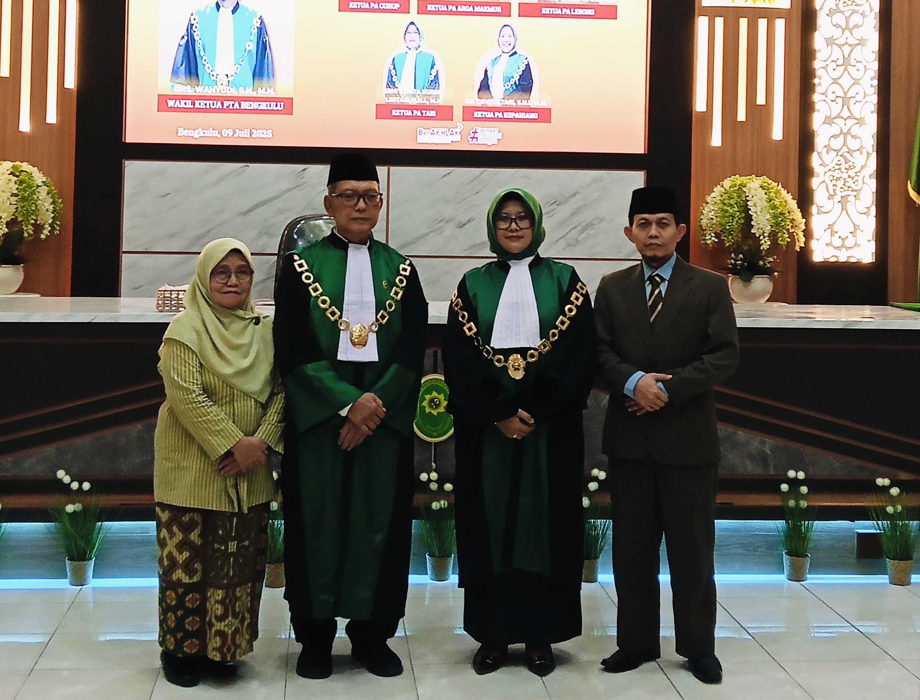 pelantikan erni3